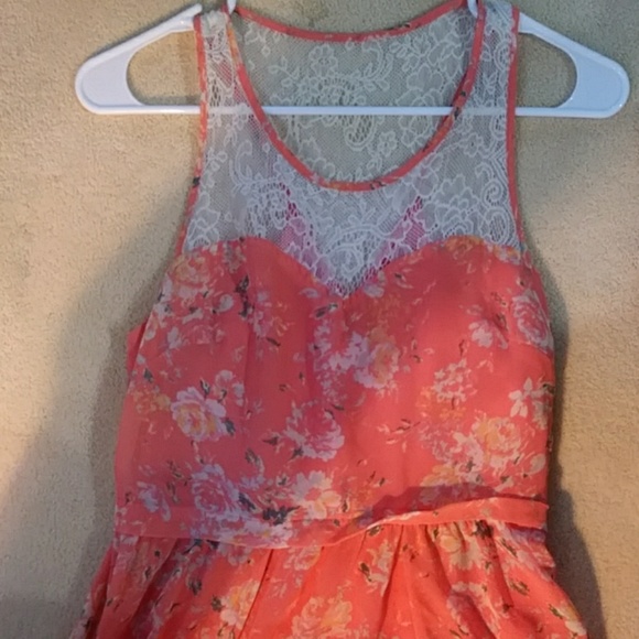 ** Kirra flower dress - Picture 3 of 6